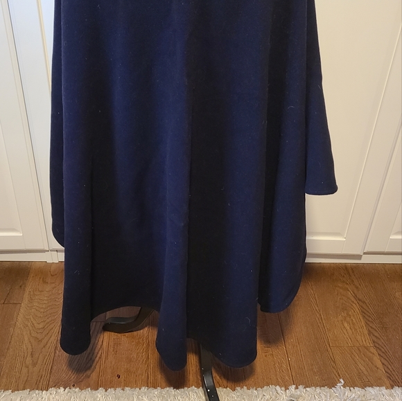 Deep Navy Wrap Cape...Wool - Picture 9 of 10